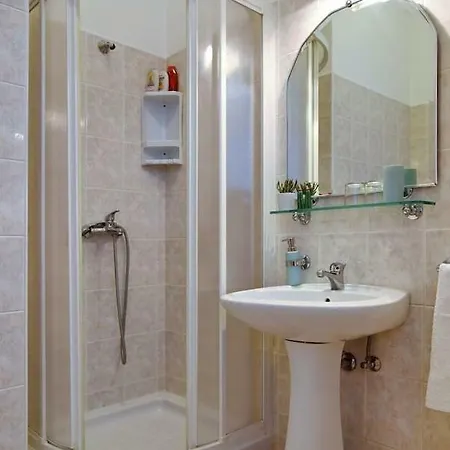 Green Market Studio Apartman *